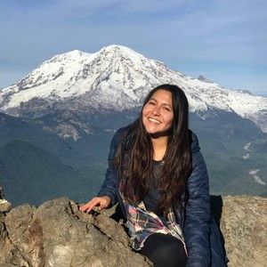 Meet your Posher, Claudia